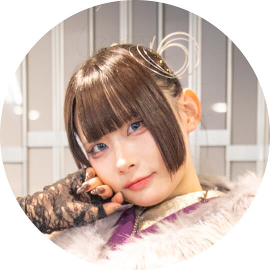 成人式振袖のメイクアップ「なすず」さんのヘアメイク