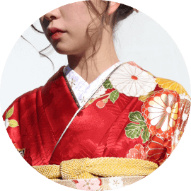 さりげないお花の刺繡がおしゃれな半襟