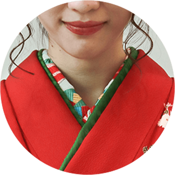成人式振袖の緑と赤の刺繍半えりコーデ