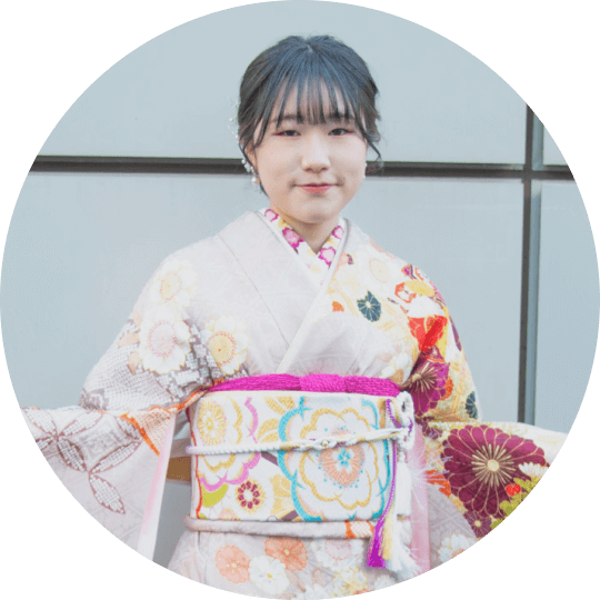 成人式振袖のたくさんのお花が目立つ半襟りトータルコーデ