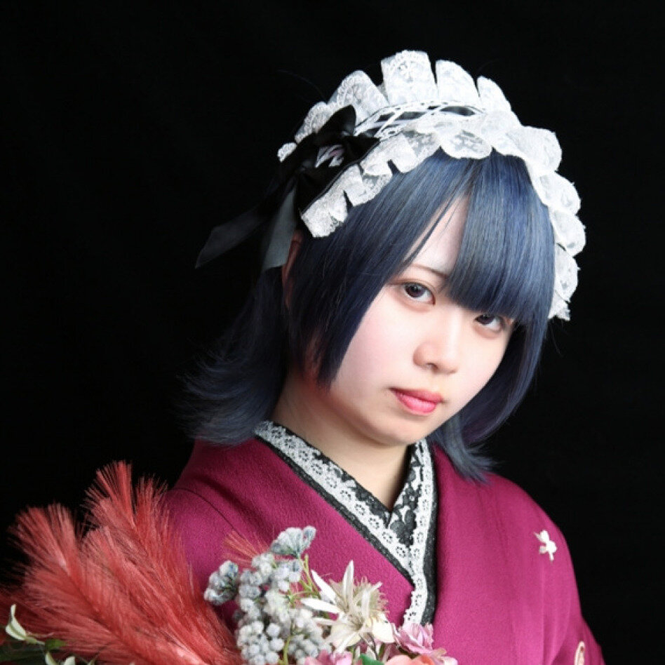 和風×ロリータスタイルを作りたいときは、ヘッドドレスがあると一気にゴシックな雰囲気に。