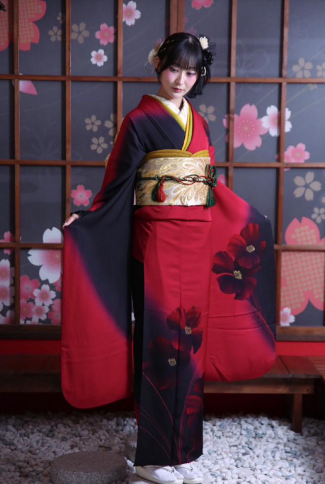 愛璃琉さんの振袖コーディネート（別カット）